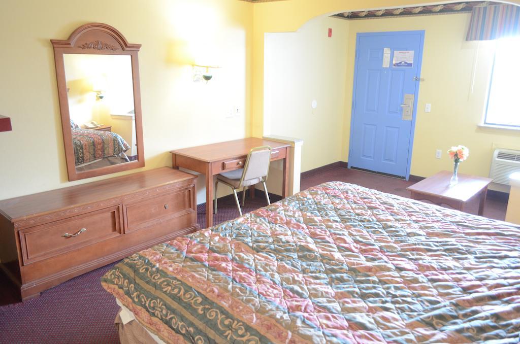 America'S Best Value Inn & Suites - Rosenberg/Houston Room photo
