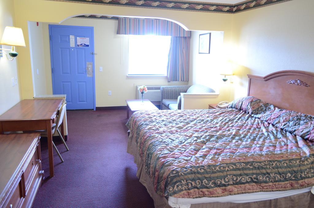 America'S Best Value Inn & Suites - Rosenberg/Houston Room photo